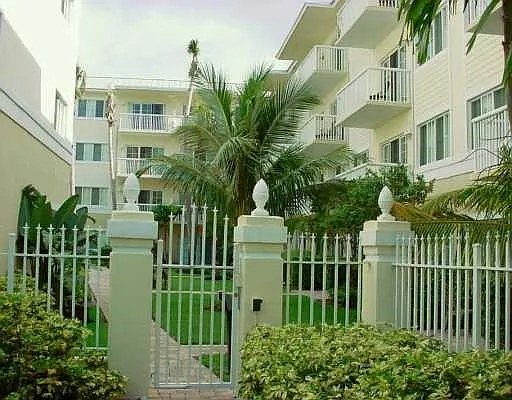 1515 E Broward Blvd #305 — Photo 27