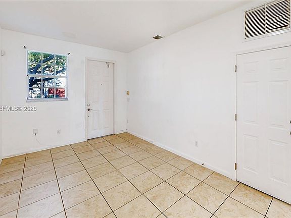 5th image of 531 NE 21st Ave