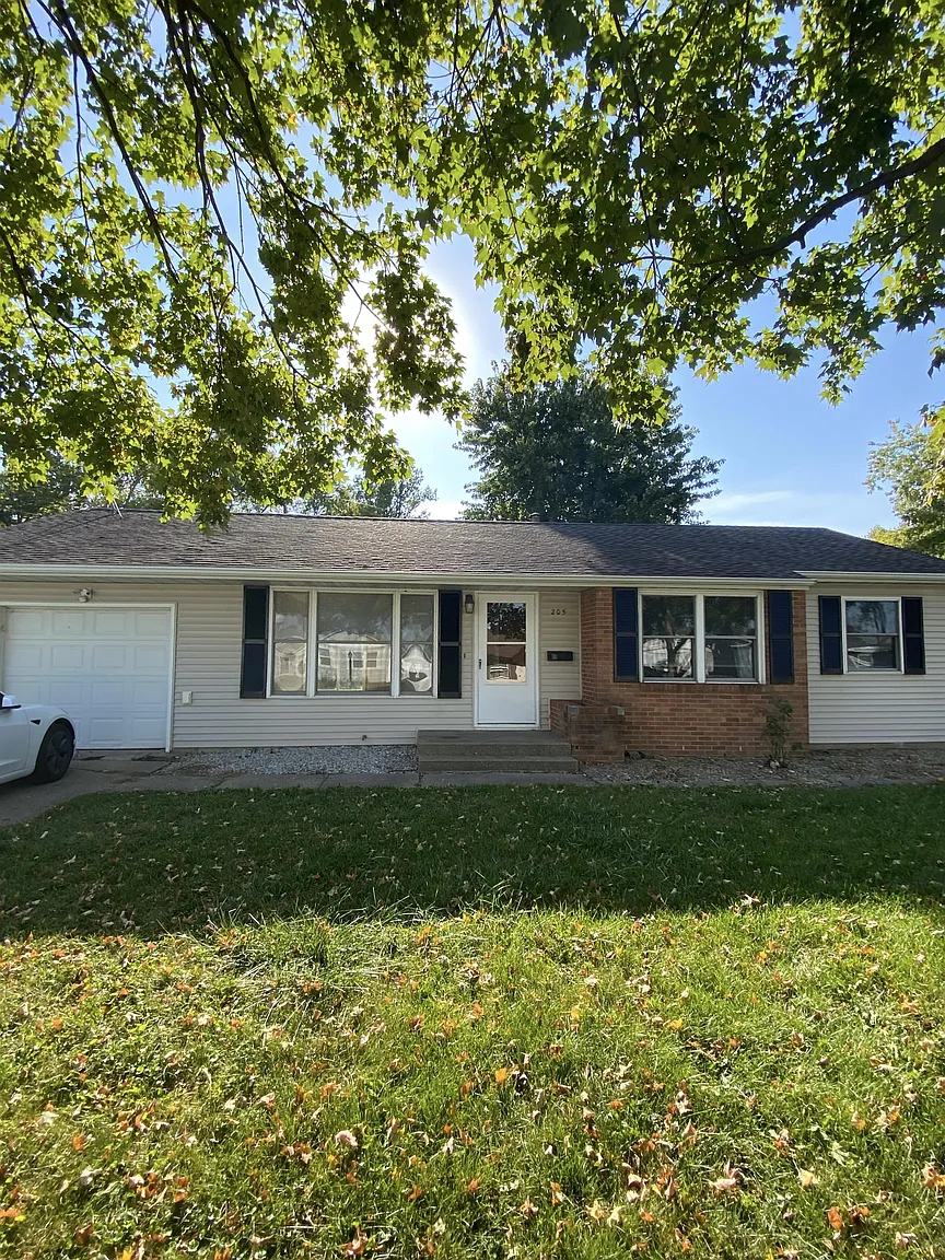 205 Briar Ln photo 1