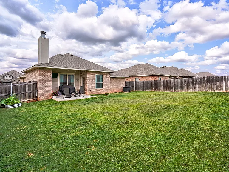 8212 NW 160th Ter — Photo 32
