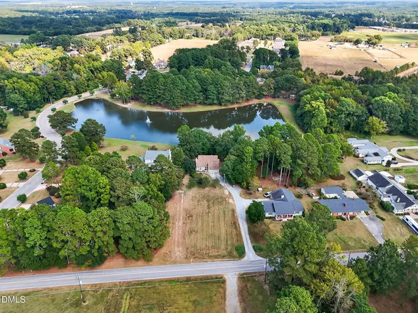 802 N Lincoln St, Benson, NC 27504