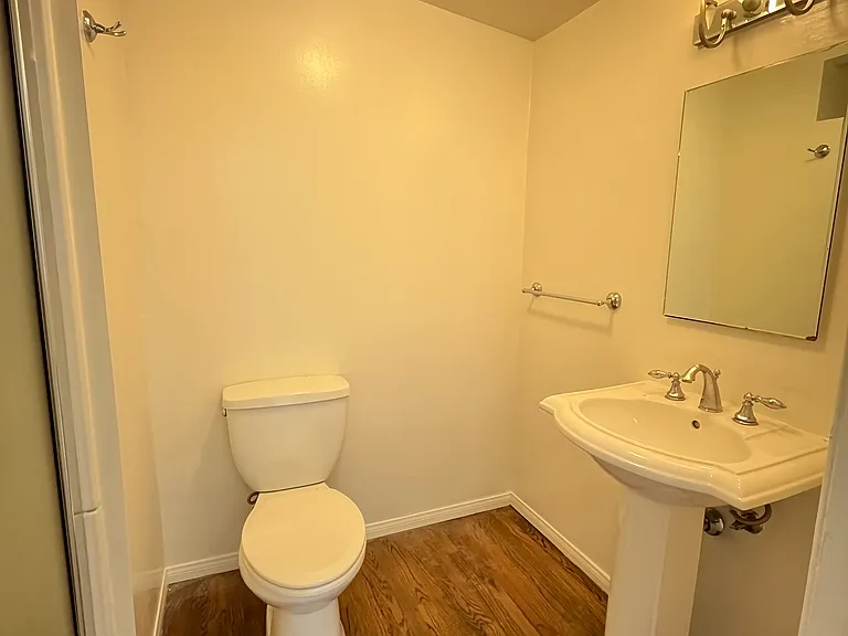 729 Orange Dr — Photo 14