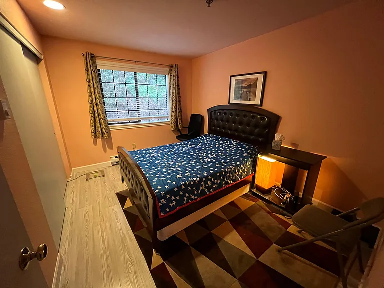 Guest bedroom