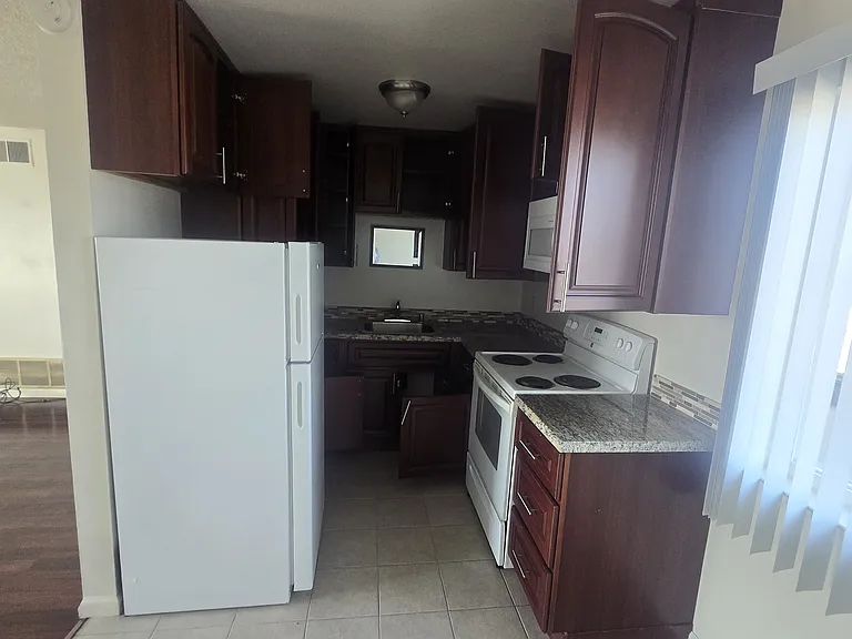 255 MacArthur Boulevard — Photo 100