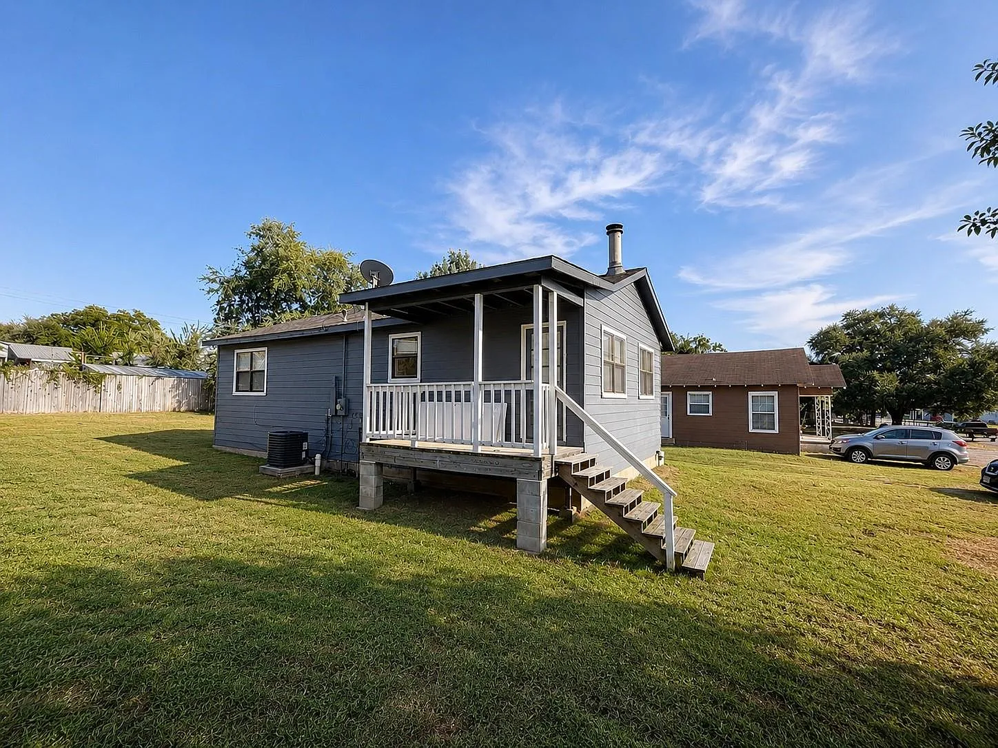 2 bed, 2.0 bath, 984 sqft, $1,400 — Photo 1