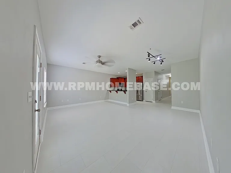 8866 Sanderling Ln — Photo 6