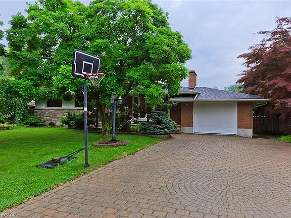 4th image of 55 Richelieu Dr