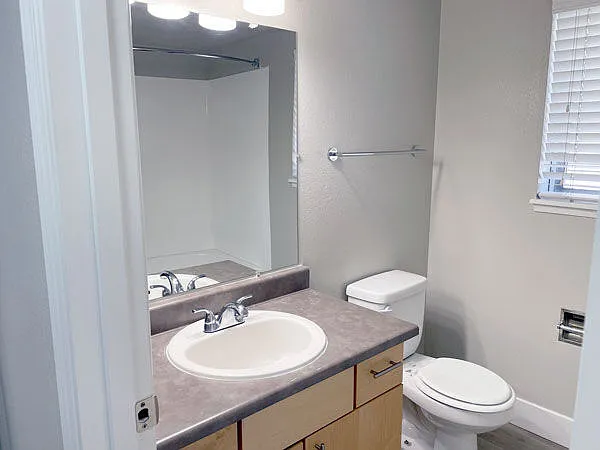 Vesper Apartments — Photo 21