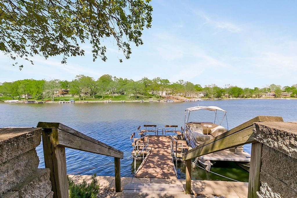 771 NW South Shore Dr, Lake Waukomis, MO 64151 Zillow
