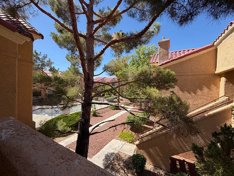 900 Heavenly Hills Ct #204 — Photo 43