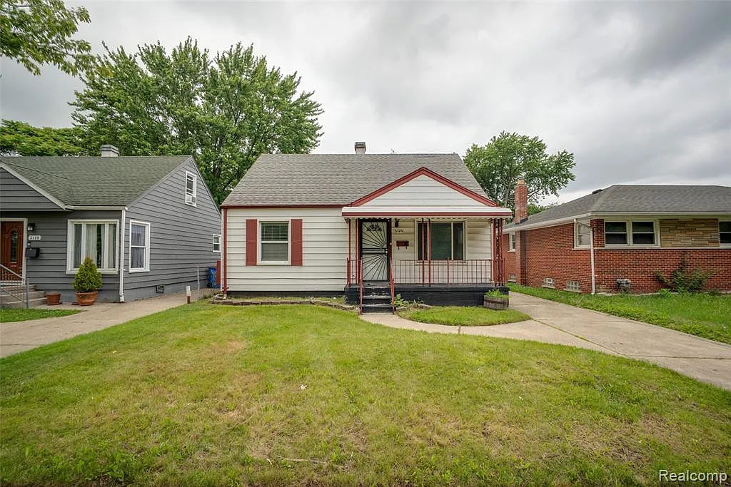4 bed, 1.0 bath, 906 sqft, $1,500 — Photo 2
