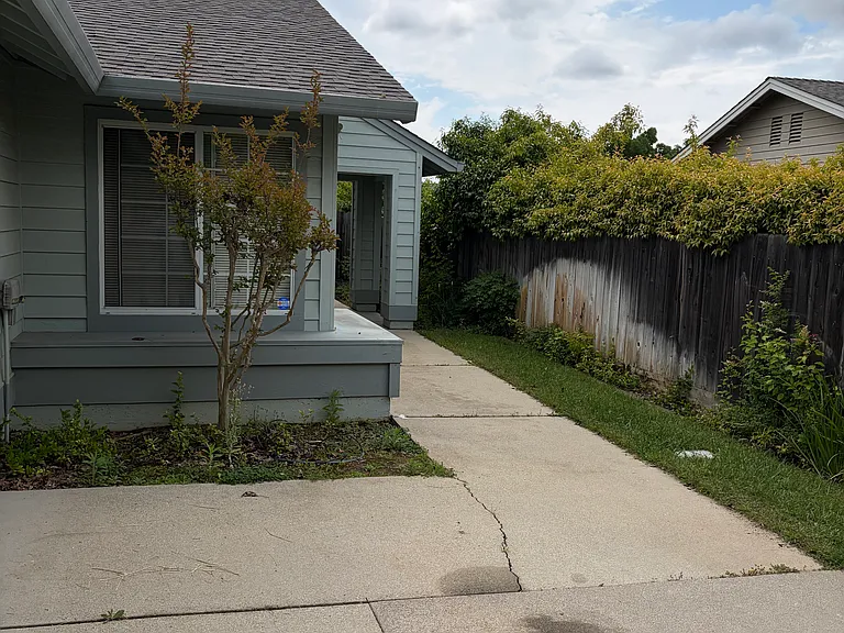 4314 Lynbrook Loop #2 — Photo 3