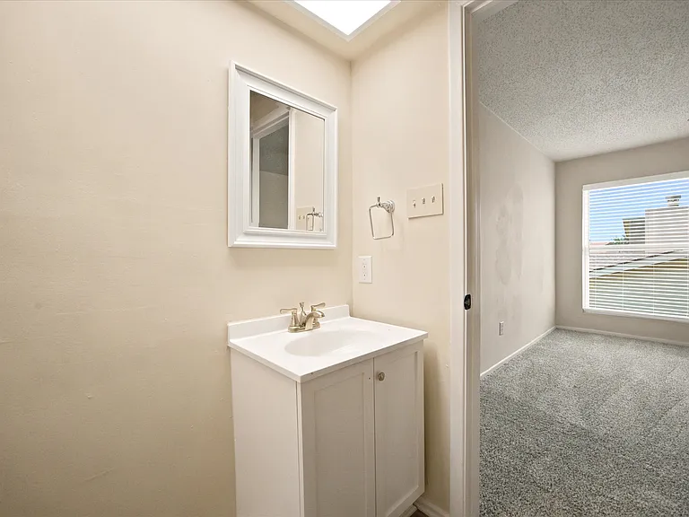 4913 Burlingame Dr — Photo 10
