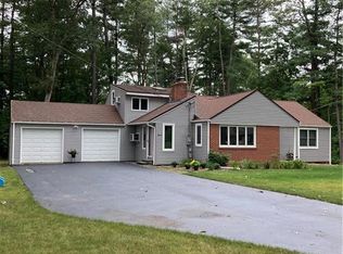 11 Woodcliff Dr, Granby, CT 06035