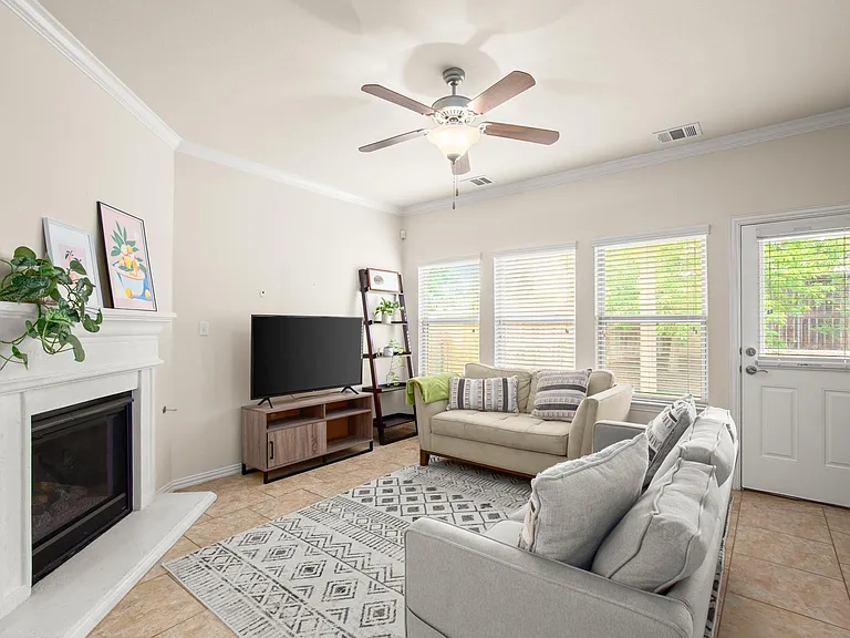 10012 Epic Knoll Dr — Photo 5