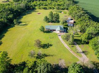 14209 Thomas Rd, Winchester, KS 66097