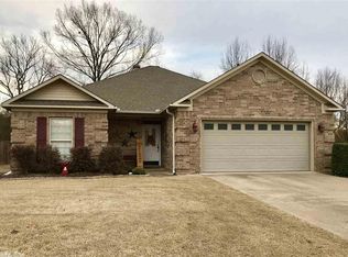 500 Meadow Lynn Dr, Morrilton, AR 72110