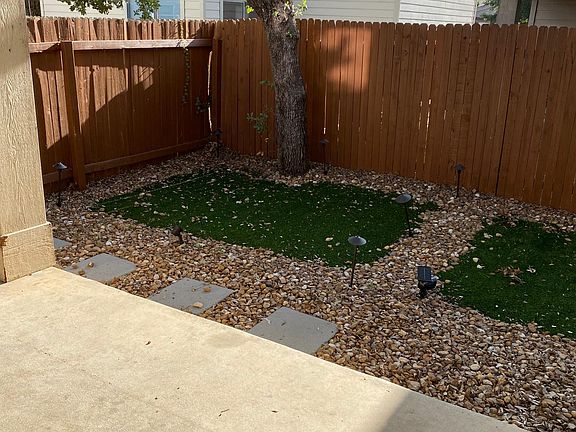 5th image of 411 Allendale Oak