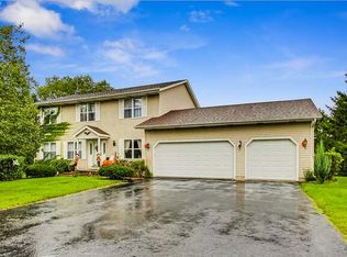 2409 N Hidden Trl, Spring Grove, IL 60081