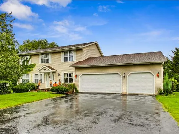 2409 N Hidden Trl, Spring Grove, IL 60081