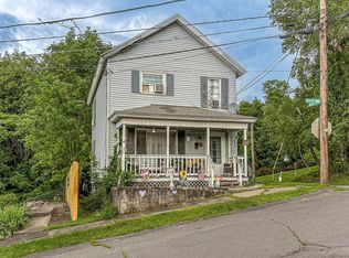 42 Oak Ave, Carbondale, PA 18407