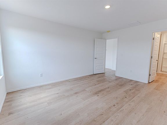 5th image of 4311 S Elm Ridge St