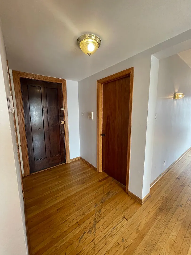 4022 W Montrose Ave — Photo 4