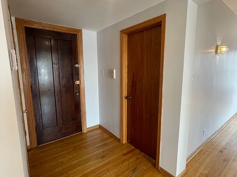 4022 W Montrose Ave — Photo 4