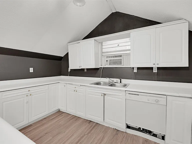 310 N Rockisland St #1 — Photo 4