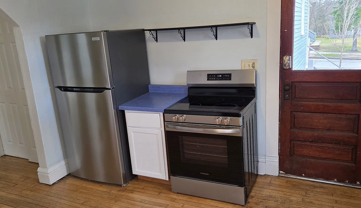 4 bed, 2.5 bath, 2017 sqft, $2,900 — Photo 4