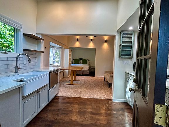 3rd image of 1400 E Dartmouth Ave Unit B