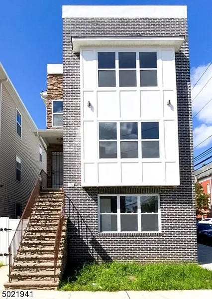 70 N 6th St #2