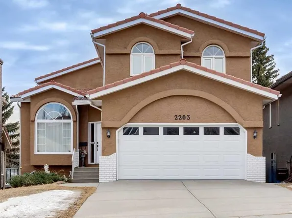 2203 N Sirocco Dr SW, Calgary, AB T3H 2T9
