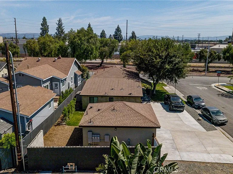 918 N Enid Ave — Photo 16