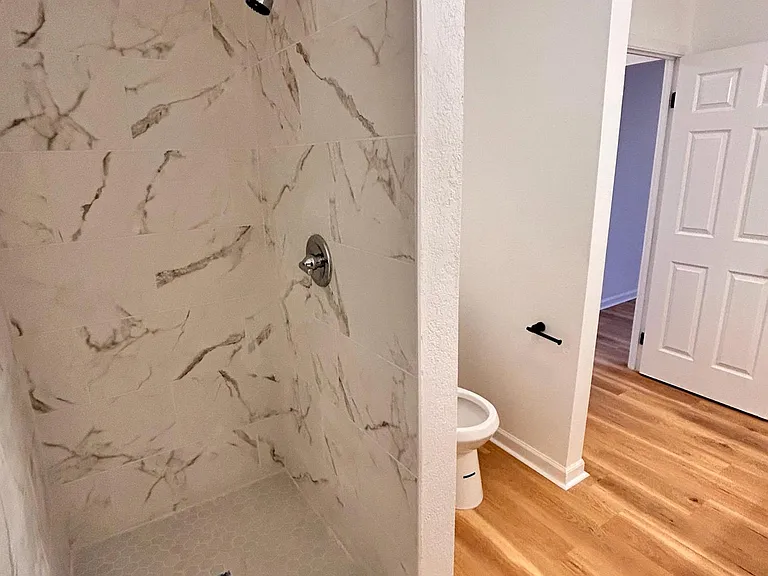 10715 Ewing Dr — Photo 7