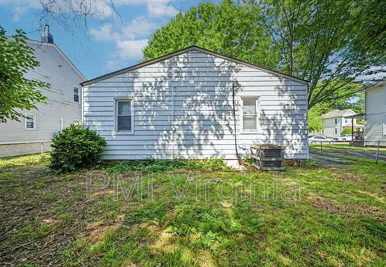 1915 Lansing Ave — Photo 22