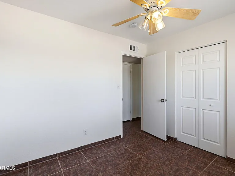 250 E Park Ave — Photo 17