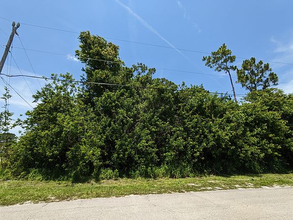 2nd image of 501 SW Saturn Ct
