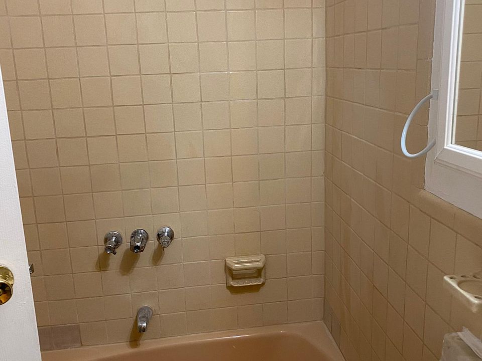 1st image of 295 Central Park Ave #1
