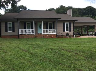 1993 Wallace Dairy Rd, Hickory, NC 28602