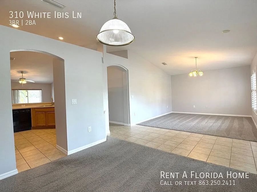 Beautiful 3 Bed 2 Bath Ranch Pool Home! Lawn & Pool Care Included! — Photo 3