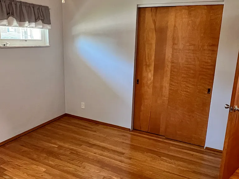 9815 Ridgely Ln — Photo 16