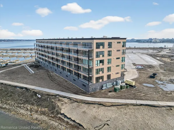 901 Adelaide Cir #602, Muskegon, MI 49441