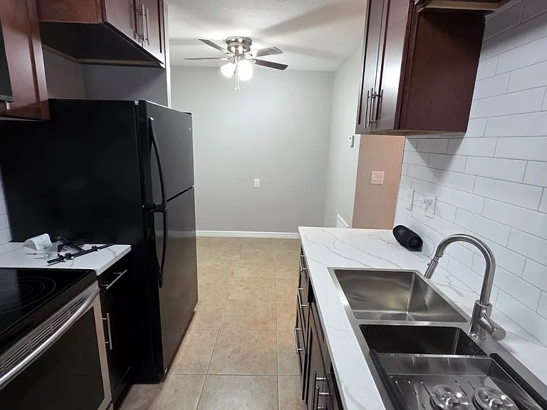 112 S Highland Ave #112 — Photo 20