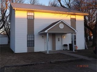 105 S 8th St, Sheldon, MO 64784