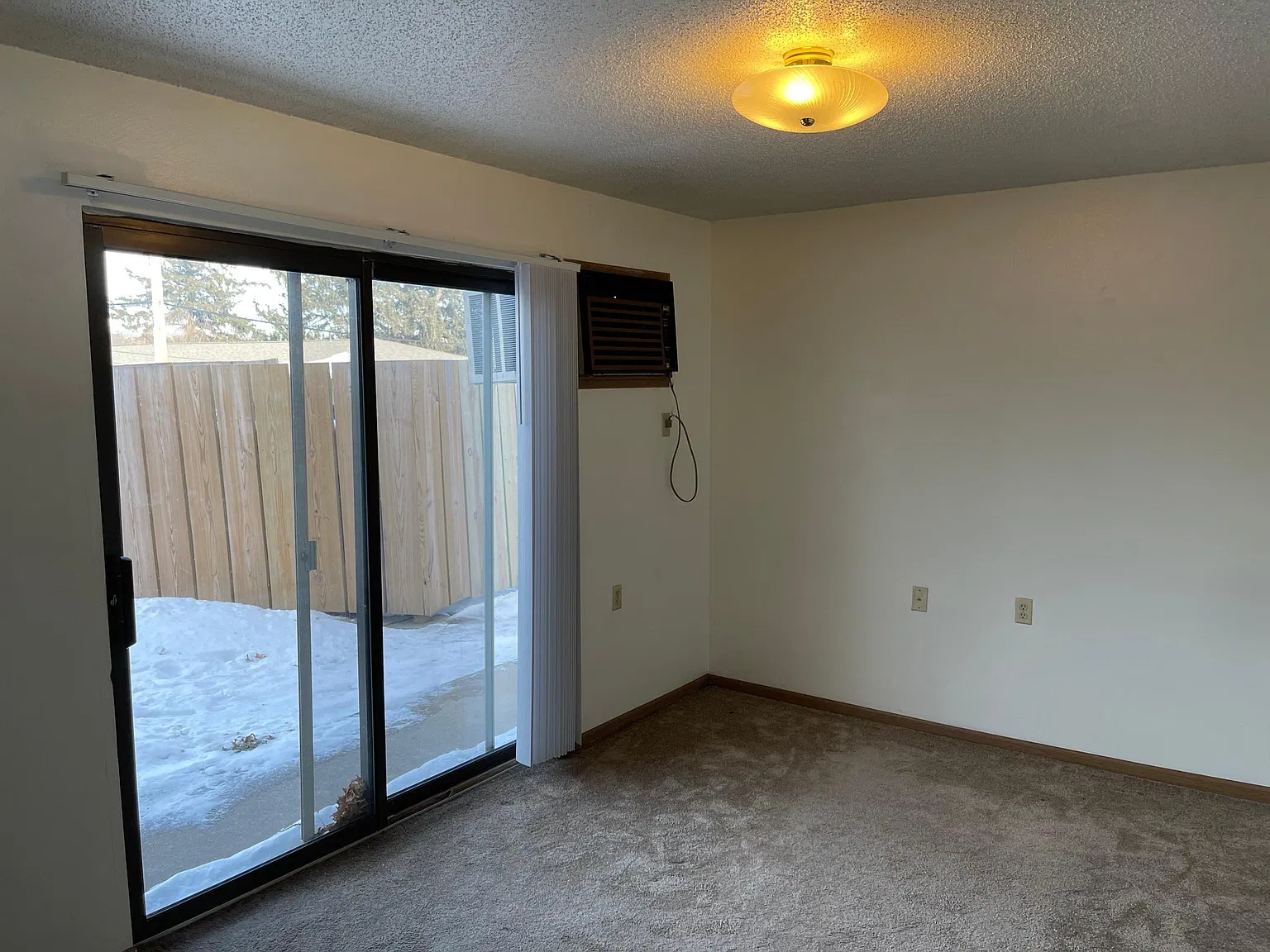 924 E Washington St — Photo 3