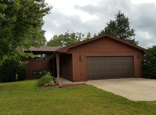 505 Linn Dr, Palo, IA 52324