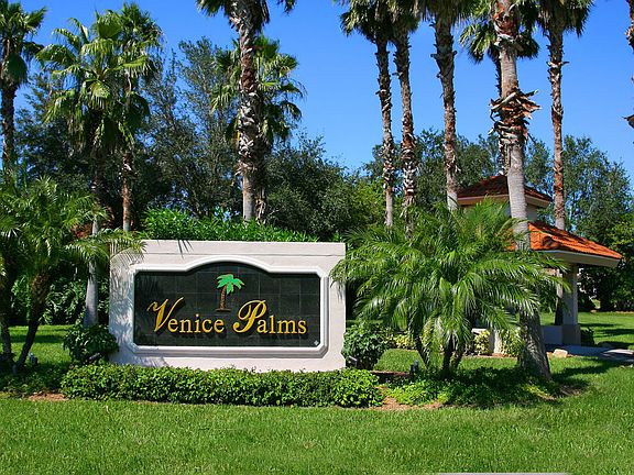 2nd image of 208 Venice Palms Blvd