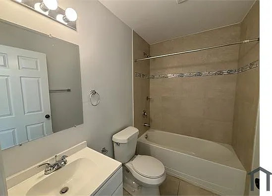 4401 SW 7th Pl #4401 — Photo 7