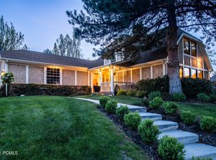 8886 S Oak Valley Dr, Sandy, UT 84093